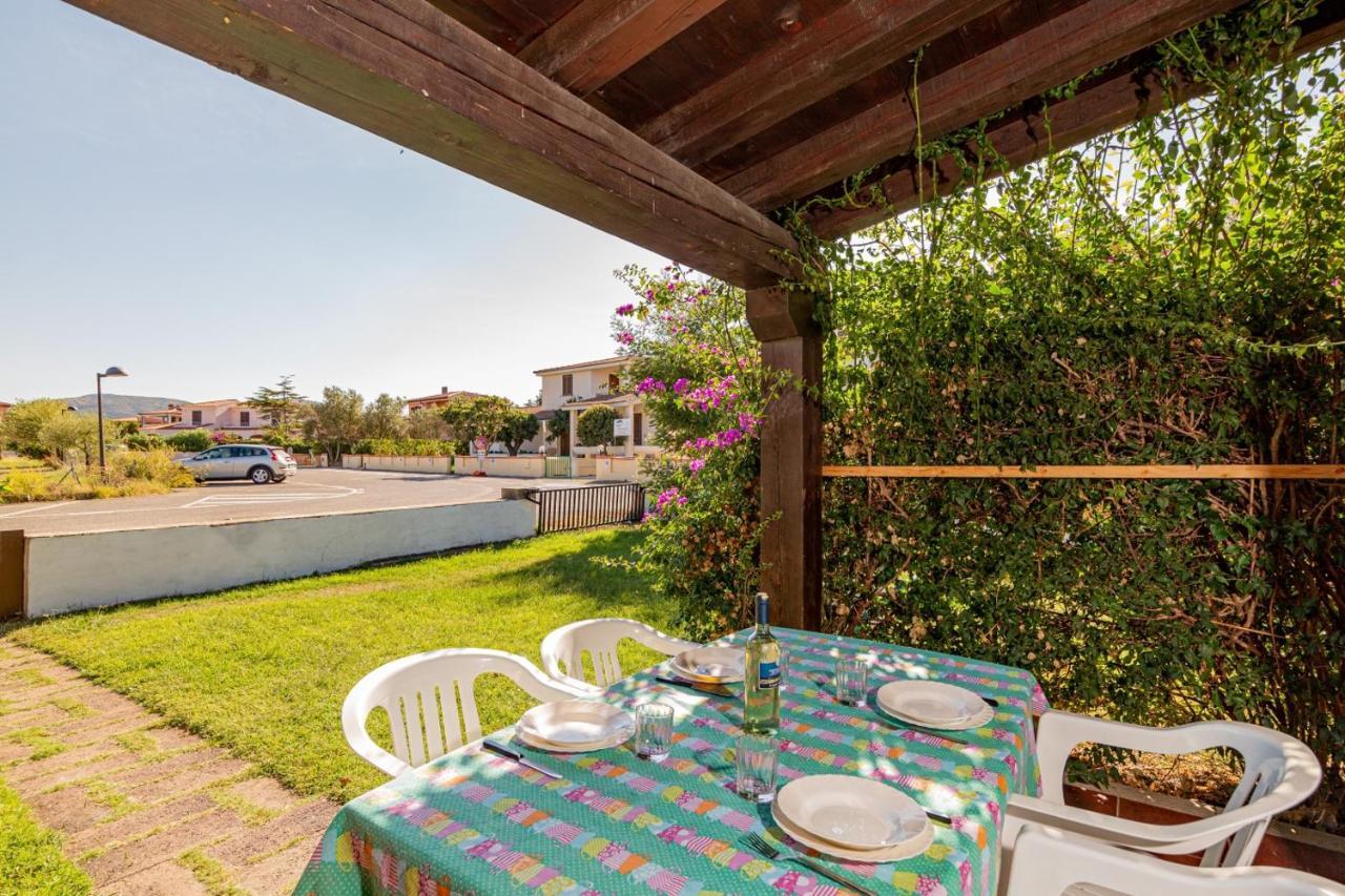 Appartamento Trilocale Le Canne 6 Posti Letto Con Giardino San Teodoro  Ngoại thất bức ảnh