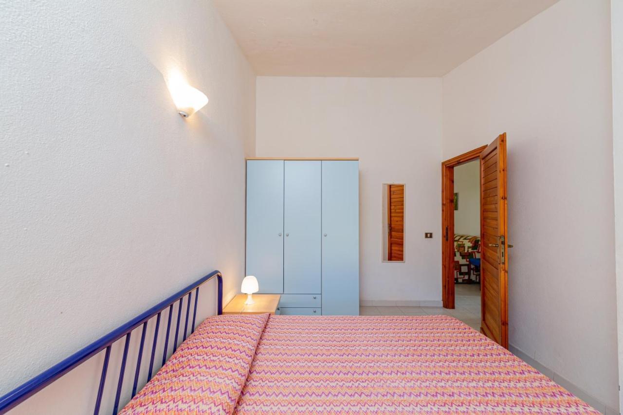 Appartamento Trilocale Le Canne 6 Posti Letto Con Giardino San Teodoro  Ngoại thất bức ảnh